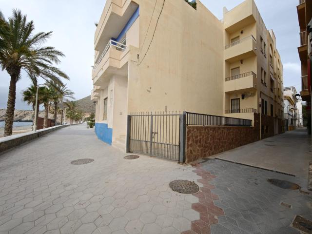 Casa junto al Paseo Maritimo de Castell de Ferro