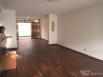 CASA LISTA PARA HABITAR SE ALQUILA, IDEAL NEGOCIO SOBRE AVENIDA