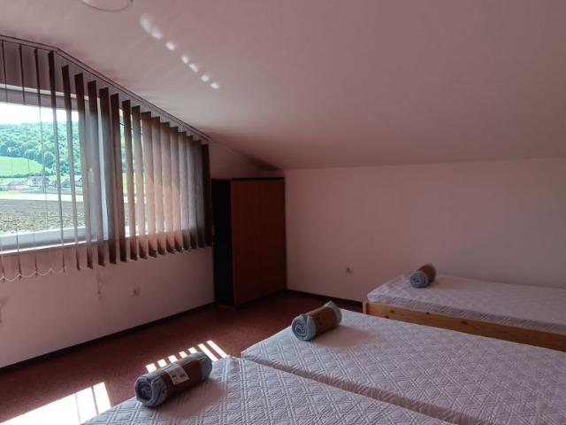 Casa pt. 10 12 persoane, conditii excelente