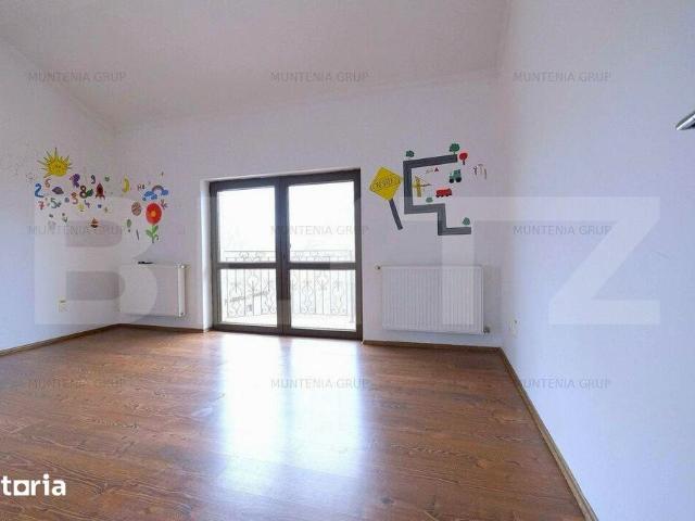 Casa P + E + M parte din duplex, 227 mp utili, 571 mp teren, zona Snag