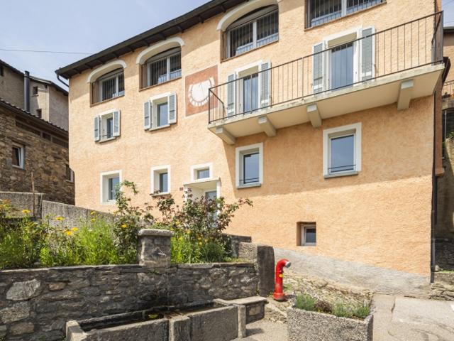 Casa padronale con ampi spazi | Herrschaftssitz mit grossem Raumangebot