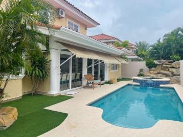 Casa Palmeras del Este con Piscina