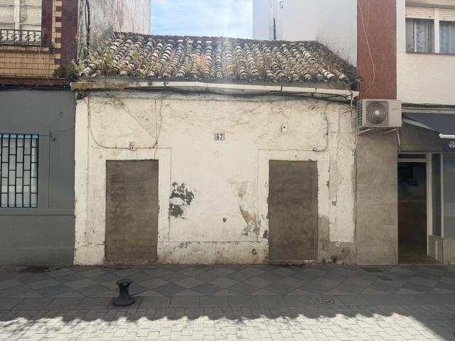 Casa para derribar o rehabilitar en venta – Solar urbano de 85 m2 en Calle Emilio Castelar, Algeciras