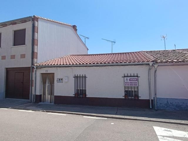 CASA PARA ENTRAR A VIVIR EN LA LOCALIDAD DE EL CAMPO DE PEÑARANDA
