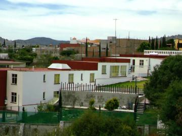 Casa para estudiantes, hospedaje y asilo. En Oasis valsequillo