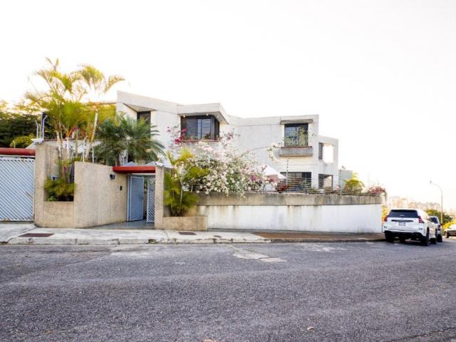 Casa para la Venta en LOS NARANJOS SUR DEL HATILLO
