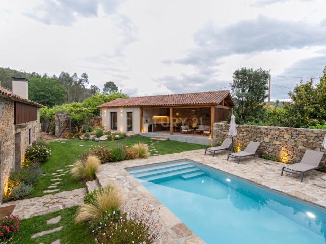 Casa para Recuperação em Escariz S. Martinho, Vila Verde