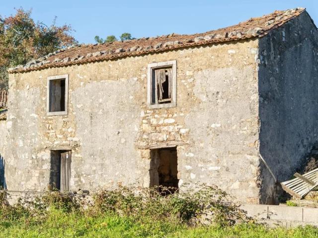 Casa para Recuperar na Impactante Aldeia de Xisto Ferraria de São João