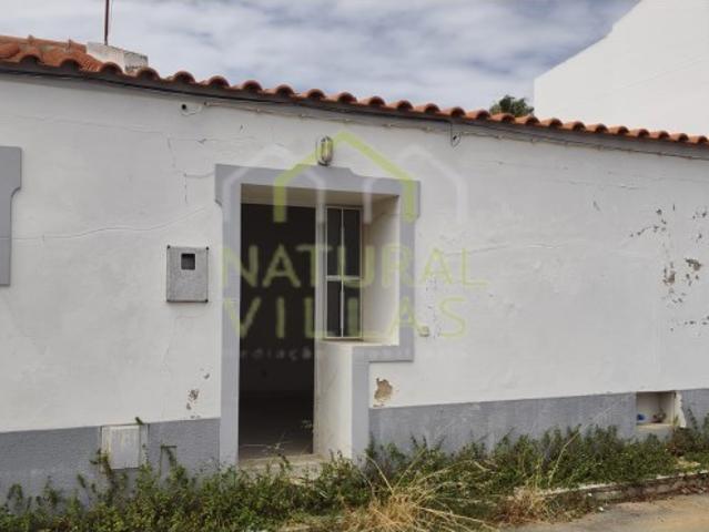 Casa para recuperar com grande potencial de ampliação Gambelas, Faro