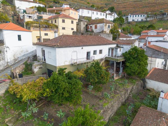 Casa para Recuperar em Alvações do Corgo, Vila Real