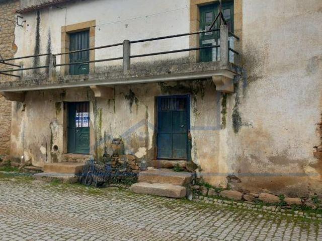 Casa para recuperar em Carviçais Torre de Moncorvo | 26084079525