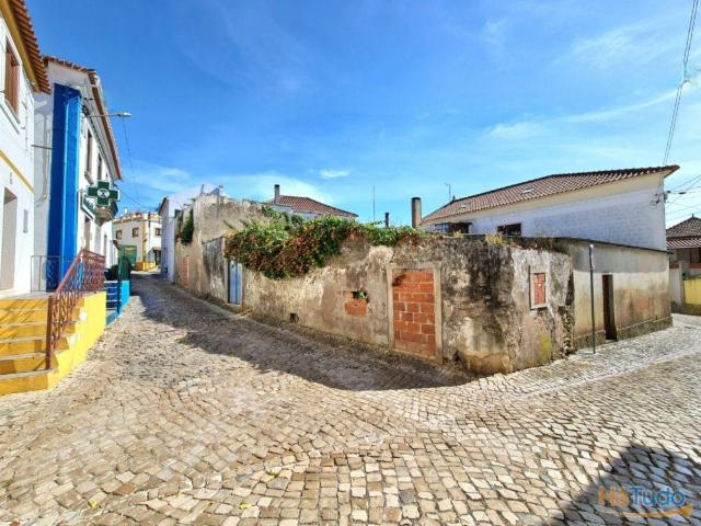 Casa para Recuperar em Reguengo Grande | 26063334992