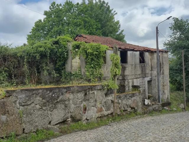 Casa para Recuperar em Serzedelo, Guimarães 220m²
