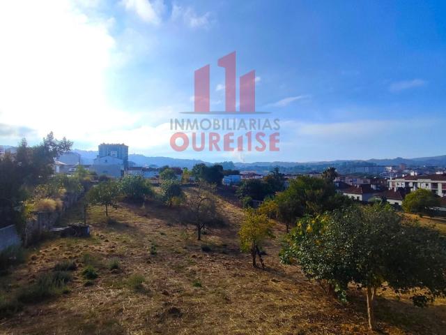 CASA PARA REFORMAR CON PARCELA DE MÁS DE 2000 METROS EN LA ZONA DE LA RESIDENCIA, PRÓXIMA AL HOSPITAL