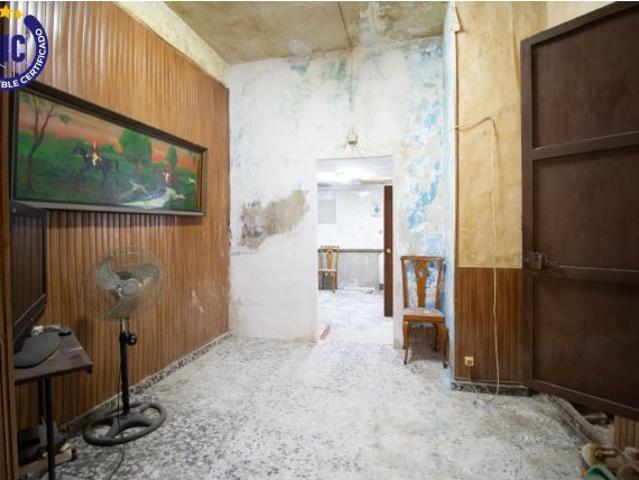 CASA PARA REFORMAR EN CHELLA