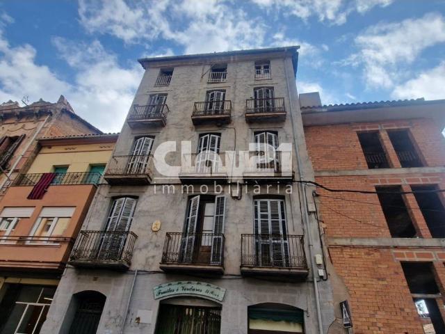 Casa para reformar en el centro de Berga – Ideal para inversores o para personalizar a tu gusto