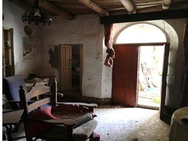 Casa para reformar en el centro de Corteconcepcion