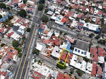 Casa para remodelar, como oficinas o desarrollo vertical