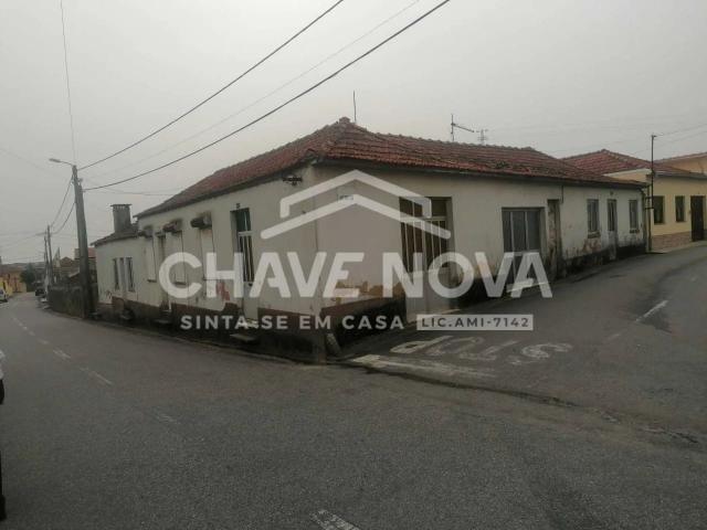 Casa para Remodelar em Espinho