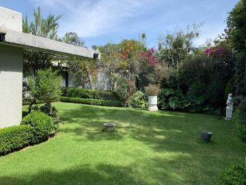 Casa para remodelar en venta en Lomas de Reforma 3 rec?maras