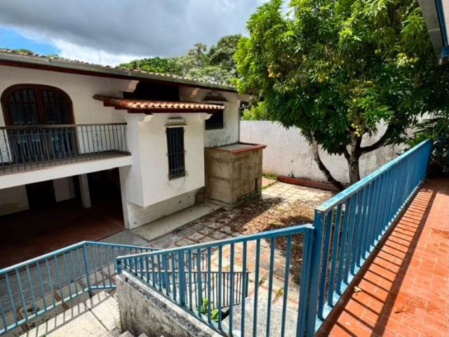 CASA PARA REMODELAR EN VENTA SANTA PAULA