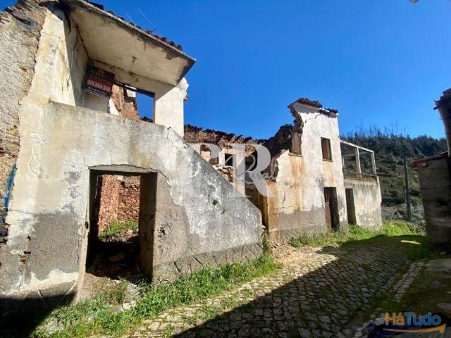 Casa para renovar com jardim num local deslumbrante perto do rio em Figueiró dos Vinhos | 26083710804