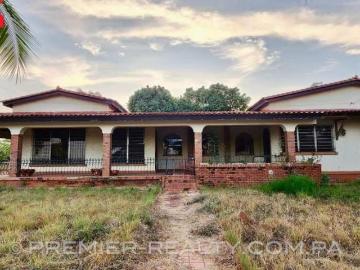 CASA PARA RENOVAR EN CHITRE