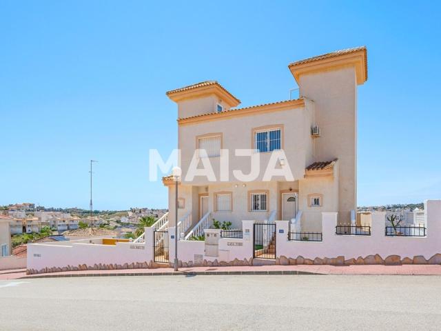 Casa parcialmente construida en Ciudad Quesada con un.