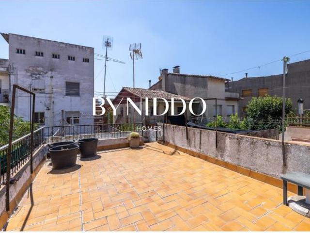 Casa pareada gran oportunidad de inversión en Sant Francesc – El Coll
