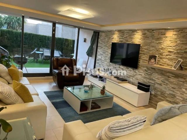 Casa pareada en alquiler en Calicanto