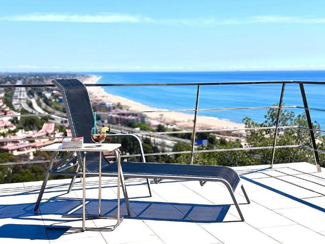 Casa pareada en alquiler en calle Cristina Morenes, Sitges, de 164 m² 4 habitaciones por 3.690