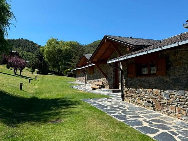 Casa pareada en alquiler en calle Mas de Munt Queixans, Fontanals de Cerdanya, de 145 m² 3 habitaciones por 3.500