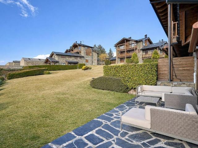 Casa pareada en alquiler en calle Palau, Puigcerdà, de 200 m² 4 habitaciones por 5.800