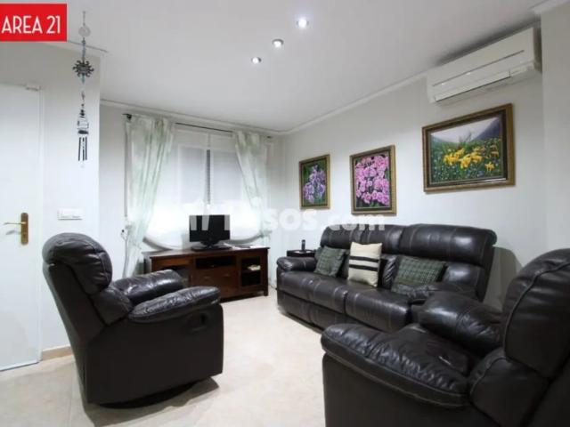 Casa pareada en alquiler en Urb. Maravisa