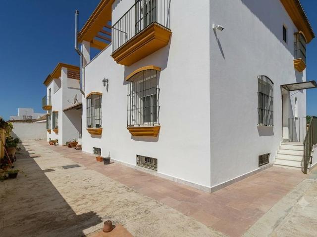 CASA PAREADA EN EL PUERTO DE SANTA MARIA A ESTRENAR