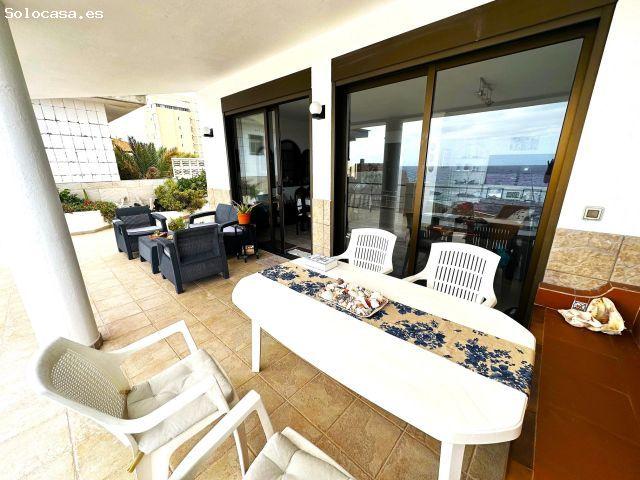 Casa pareada en primera línea