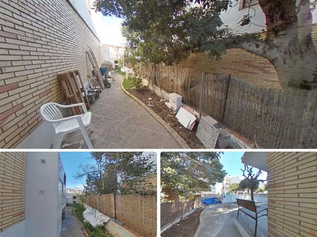 Casa pareada en venta en Coma ruga, Coma ruga Platja Costa Dorada. CASA PAREADA ESQUINERA EN VENTA EN COMARUGA OPORTUNIDAD ÚNICA. Casas pareadas.