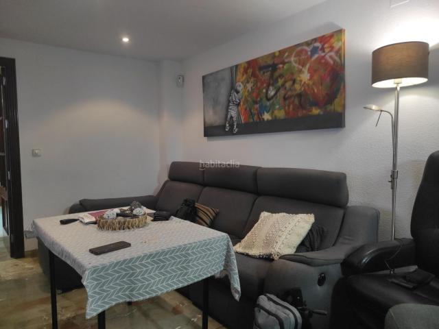 Casa pareada en venta en Córdoba, Villarrubia. Casa pareada en Villarrubia con patio, balcón y acabados de lujo en calle peatonal. Casas pareadas.