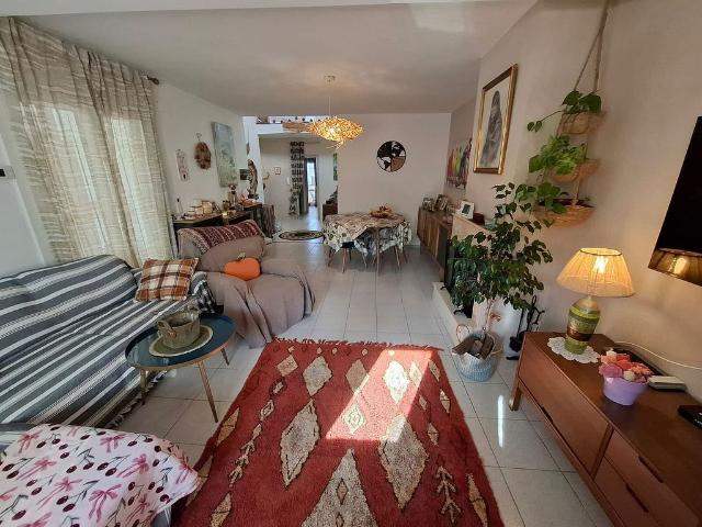Casa pareada en venta en calle CL Josep M Sagarra, Pineda de Mar, de 121 m² 4 habitaciones por 337.500
