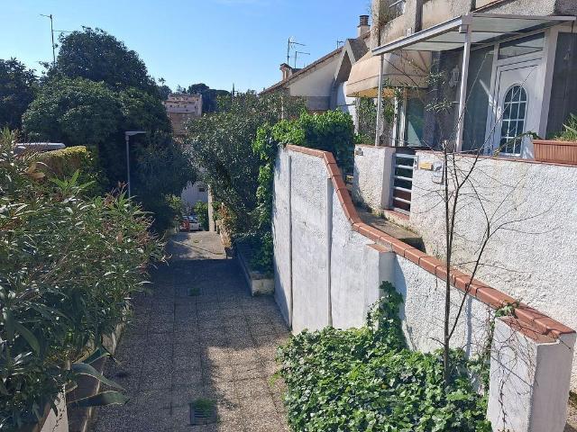 Casa pareada en venta en calle Avinyonet, Figueres, de 167 m² 5 habitaciones por 150.000