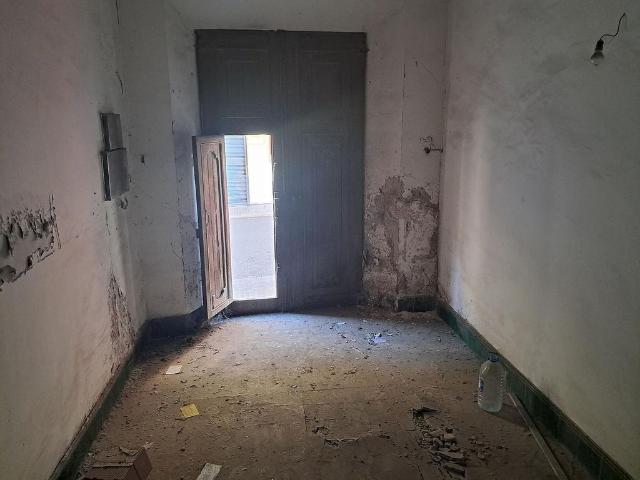 Casa pareada en venta en calle Bonaire, Móra d´Ebre, de 530 m² 6 habitaciones por 148.000