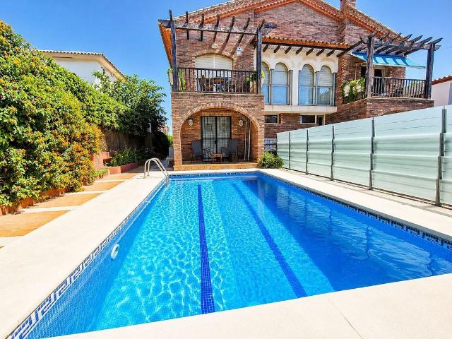 Casa pareada en venta en calle Berganti, Cambrils, de 189 m² 4 habitaciones por 499.000