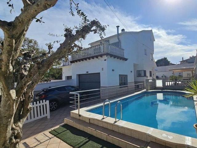 Casa pareada en venta en calle Doctor Vandellòs, Calafell, de 220 m² 5 habitaciones por 330.000