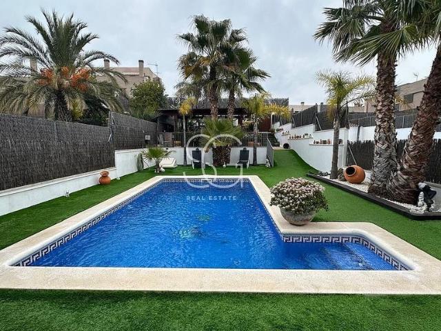 Casa pareada en venta en Roda de Barà, de 195 m² 4 habitaciones por 474.000