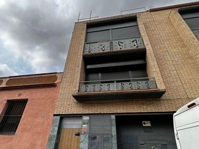 Casa pareada en venta en calle De Gorina i Pujol, Sabadell, de 184 m² 3 habitaciones por 265.500