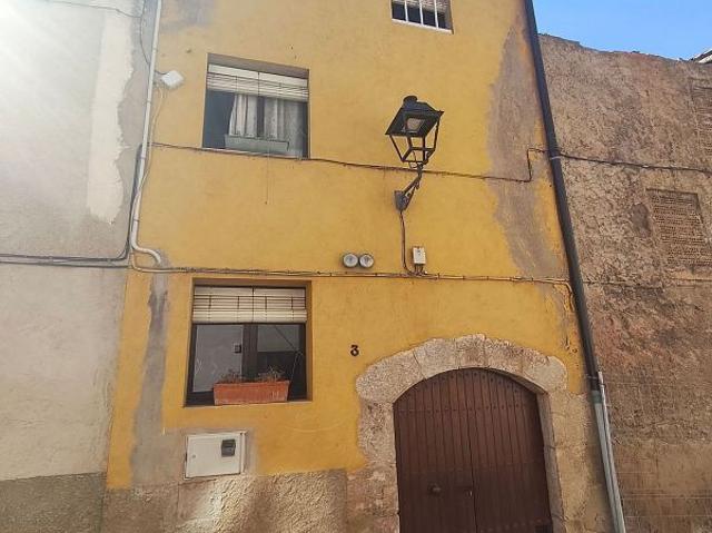 Casa pareada en venta en calle De la Creu, Ulldemolins, de 162 m² 4 habitaciones por 81.000