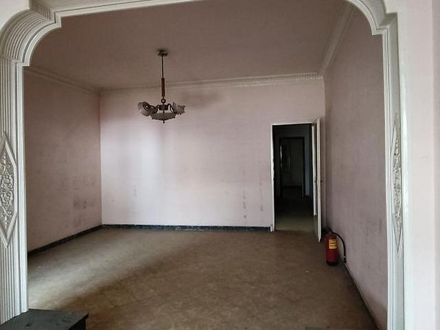 Casa pareada en venta en calle De la Salut, Sabadell, de 370 m² 6 habitaciones por 449.000
