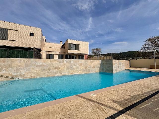 Casa pareada en venta en calle De la Pagesia, Mataró, de 145 m² 5 habitaciones por 731.500