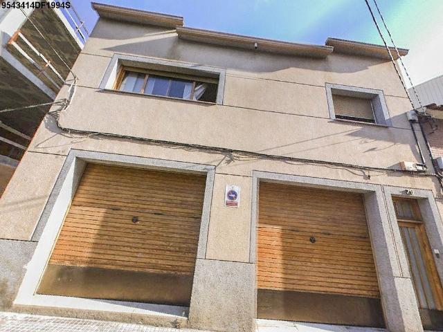 Casa pareada en venta en calle De Sant Gaietà, Rubí, de 329 m² 1 habitación por 382.000