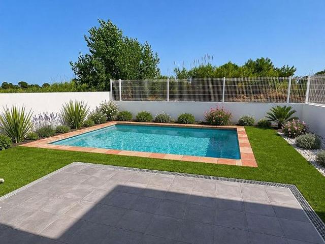 Casa pareada en venta en calle Del Flamenc, Deltebre, de 108 m² 4 habitaciones por 300.000